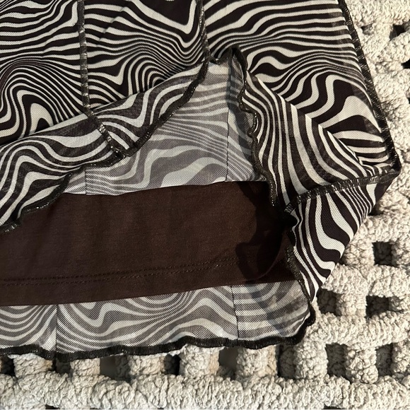 mini skirt - Picture 4 of 4